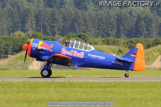 2011-07-01 Zeltweg Airpower 0733 North American SNJ-5 Texan - Red Bull
